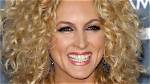 Is Kimberly Schlapman Hair Naturally Curly? What Does Kimberly from Little Big Town Use on Her Hair?