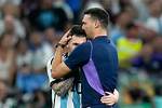 Is Lionel Scaloni Related to Lionel Messi? Family Tree and Net Worth Difference