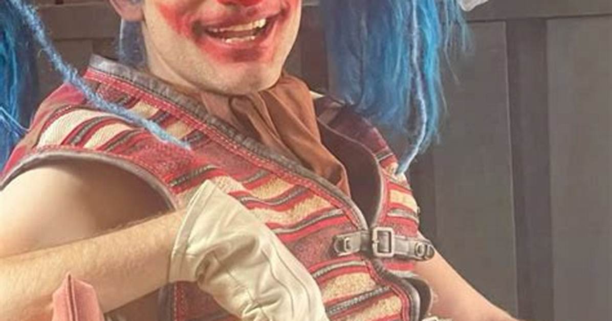 Is the Live Action Buggy Jeff Ward Gay? Gender and Sexuality