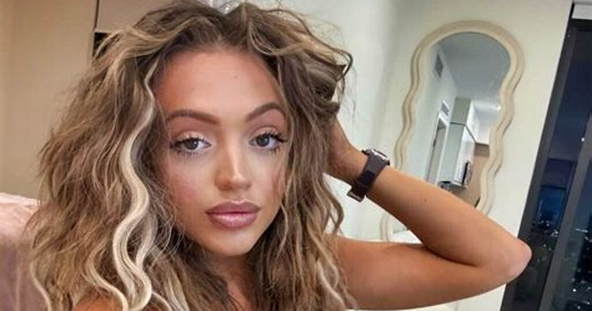 Is Woah Vicky Pregnant? Everything on Her Sister Stephanie and Their Age Gap