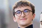 Isaac Hempstead’s Net Worth, Age, Height, Weight, Girlfriend, Dating, Bio-Wiki
