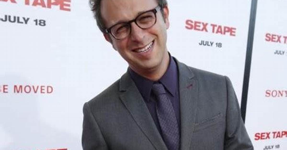 Jake Kasdan Biography, Age, Family, Parents, Wife Inara George, Height, Jumanji and Net Worth.