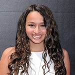 Jazz Jennings – Bio, Net Worth, Age, Facts, Wiki, Height, Boy, Real Name, Transgender, Surgery, Birthday, Weight Loss, I Am Jazz, Boyfriend, Parents
