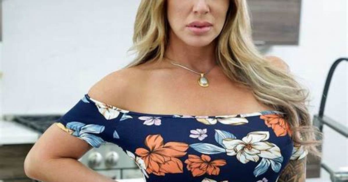 Jenna Lyng Adams Wikipedia, Age, Biography, Height, Boyfriend, Instagram