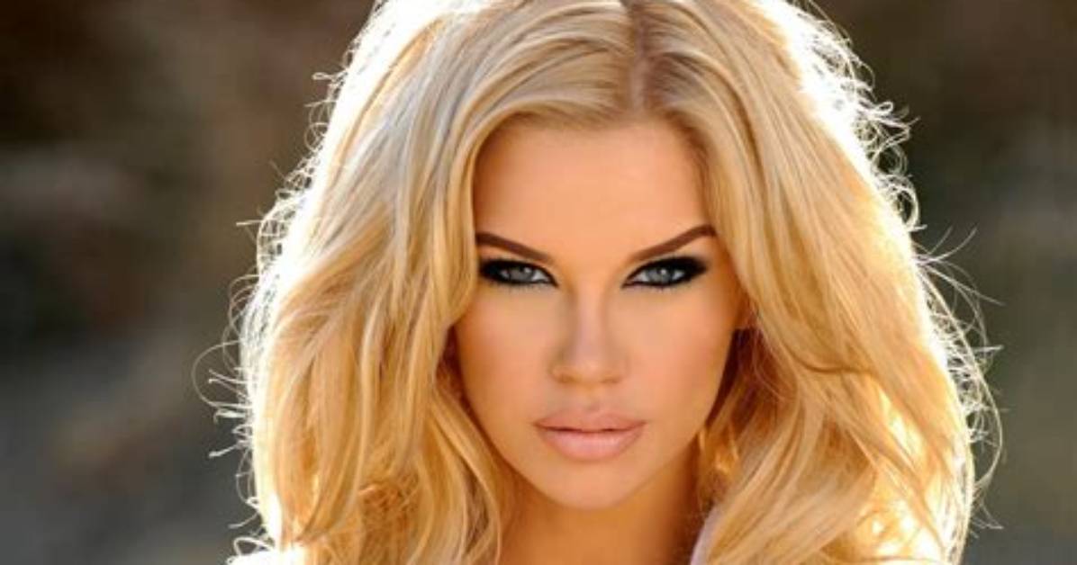 Jessa Hinton Age, Height, Body Measurements, Personal Life, Wiki