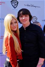 Joel Courtney: Dating, Net Worth, Tattoos, Smoking & Body Facts