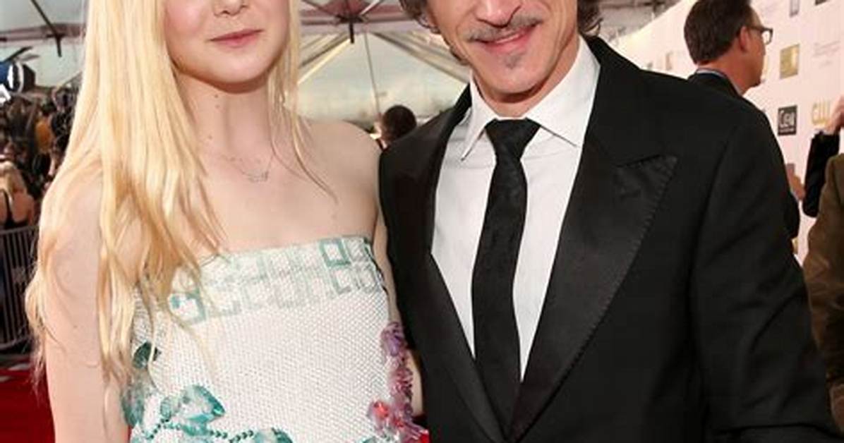 John Hawkes: Dating, Net Worth, Tattoos, Smoking & Body Facts