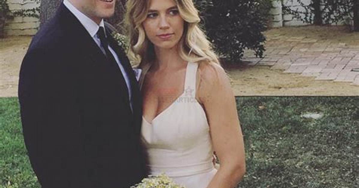 Jon Barinholtz Surprised His Psychologist Wife Annika Barinholtz with a Jyan Ryan Cd