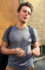 Jonathan Groff Height, Weight, Net Worth, Age, Birthday, Wikipedia, Who, Nationality, Biography