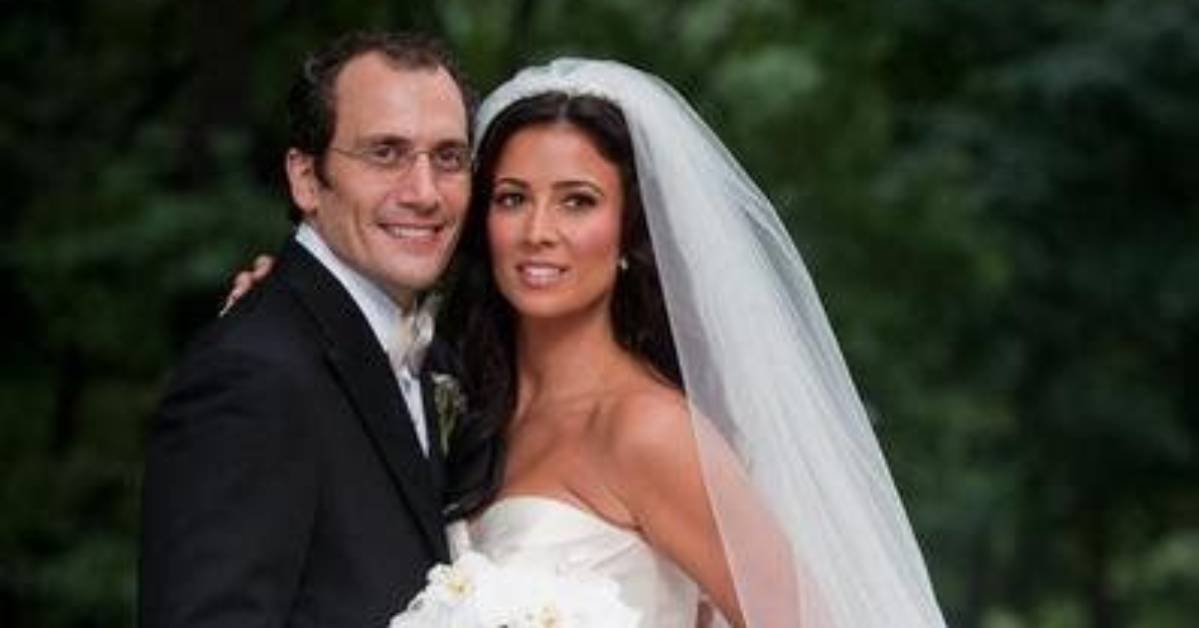 Julie Banderas: Husband, Net Worth, Tattoos, Smoking & Body Measurements
