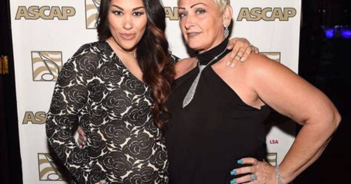 Keke Wyatt: Husband, Net Worth, Tattoos, Smoking & Body Measurements
