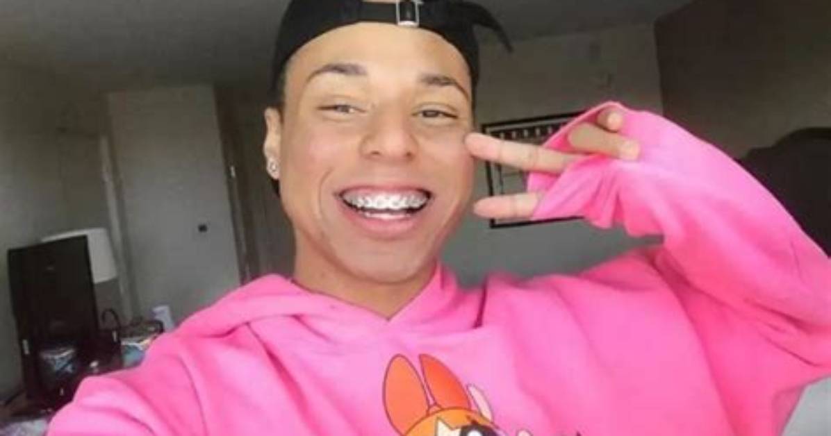 Larray Youtuber Bio, Wiki, Age, Height, Boyfriend, Salary and Net Worth