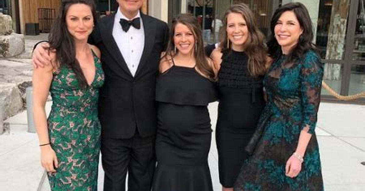 Laura Dimon Bio, Wiki, Age, Wedding, Husband, Parents, Daily News, Salary and Net Worth
