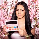 Les Do Makeup’s Biography: Age, Birthday, Family, Net Worth