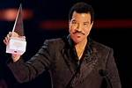 Lionel Richie Wins Ama Icon Award at the Amas as Stevie Wonder and Charlie Puth Sing Tribute