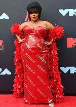 Lizzo Weight and Height? Measurements Shoe Size and Married Pics