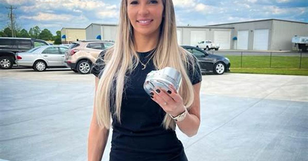 Lizzy Musi Wiki, Bio, Age, Height, Measurements, Net Worth, Dating, Facts