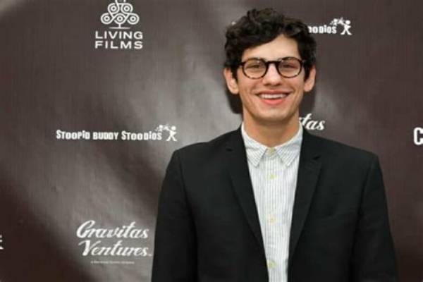 Matt Bennett Biography: Age, Wife, Net Worth, Height, Wikipedia, Instagram, Parents, Imdb, Movies & Tv Shows