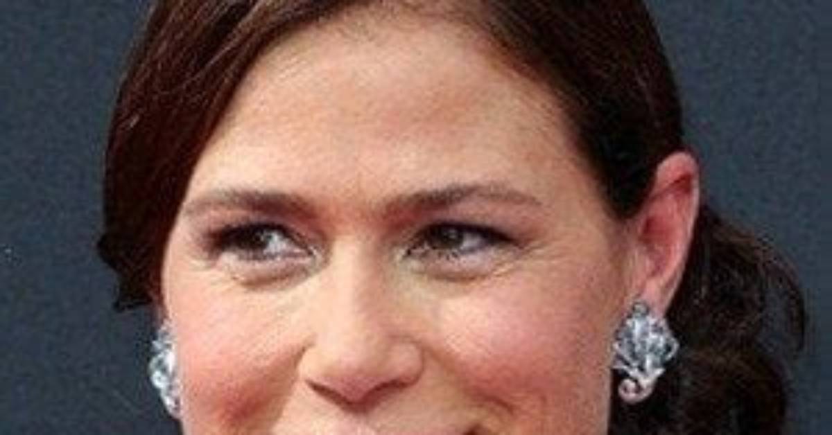 Maura Tierney Bio, Age, Husband, Career, Cancer, Movies and Net Worth