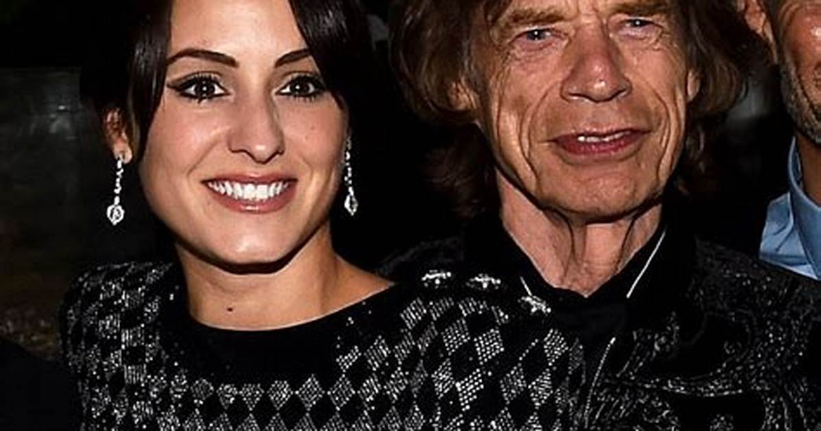 Mick Jagger: Girlfriend, Net Worth, Tattoos, Smoking & Body Facts