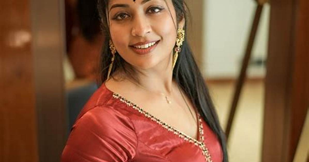 Navya Nair Height, Weight, Net Worth, Age, Birthday, Wikipedia, Who, Instagram, Biography