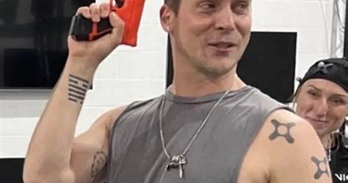 Neil Newbon Height, Weight, Net Worth, Age, Birthday, Wikipedia, Who, Instagram, Biography