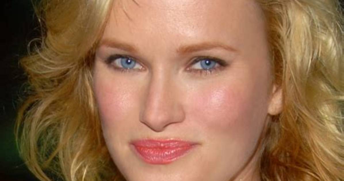 Nicholle Tom Bio, Wiki, Age, Height, Family, Husband, Movies, and Net Worth.