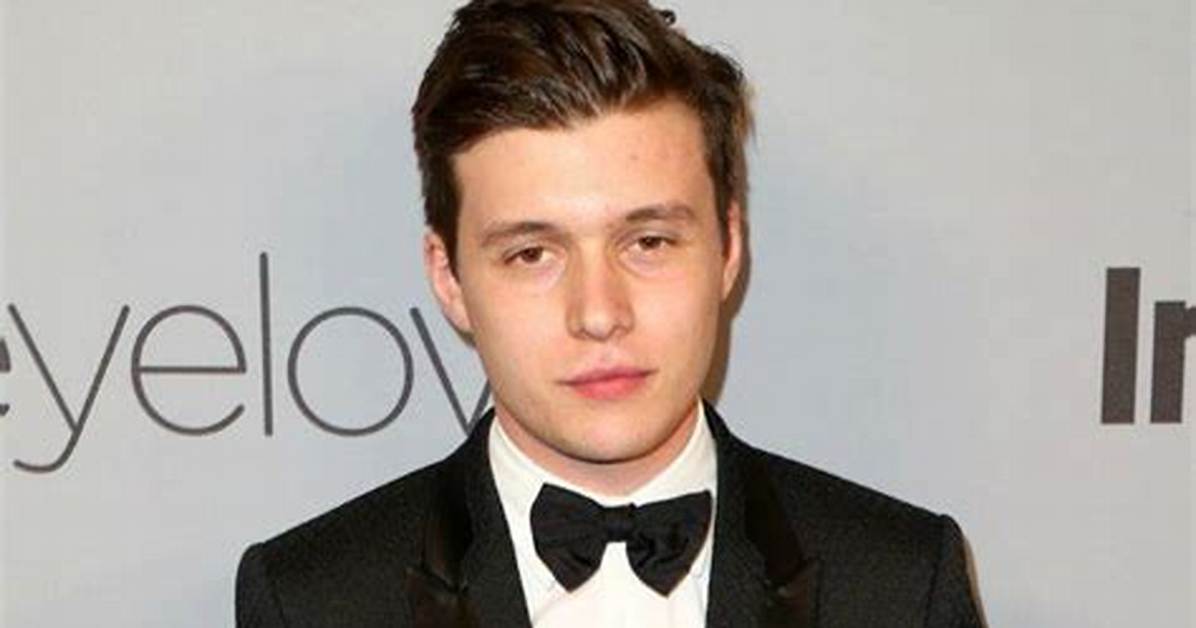 Nick Robinson- Age, Girlfriend, Height, Net Worth, Nationality