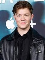 Oakes Fegley Bio, Age, Height, Parents, Girlfriend, Pete’s Dragon, Net Worth, Movies and Tv Shows