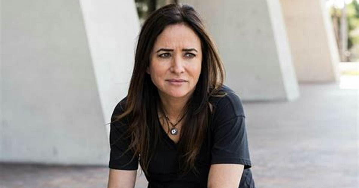 Pamela Adlon: Single, Net Worth, Tattoos, Smoking & Body Measurements