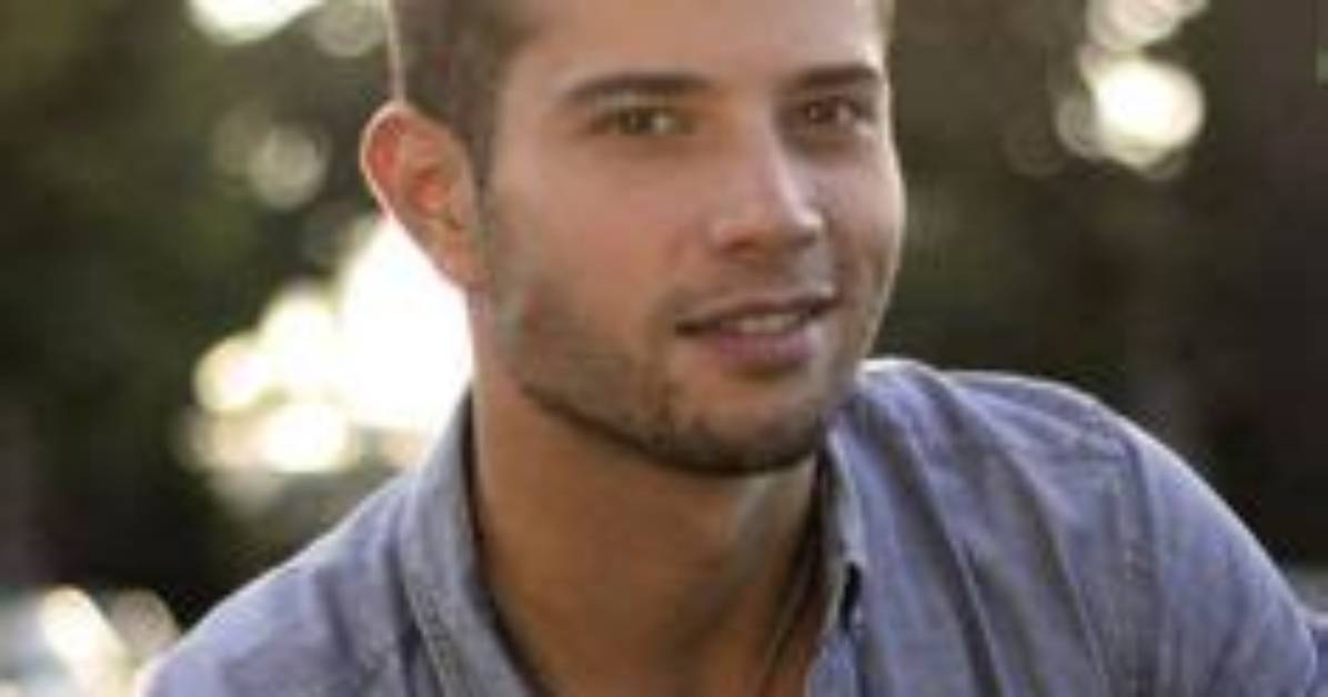 Rafael De La Fuente: Dating, Net Worth, Tattoos, Smoking & Body Facts