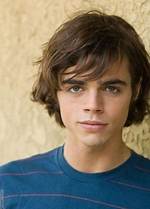 Reid Ewing Bio, Age, Net Worth, Gay, Surgery, Movies, Tv Shows
