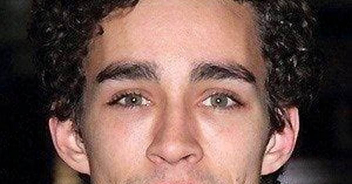 Robert Sheehan Gay: Bio, Wiki, Age, Joe Sheehan, Girlfriend, Misfits, Movies, Tv Shows and Net Worth