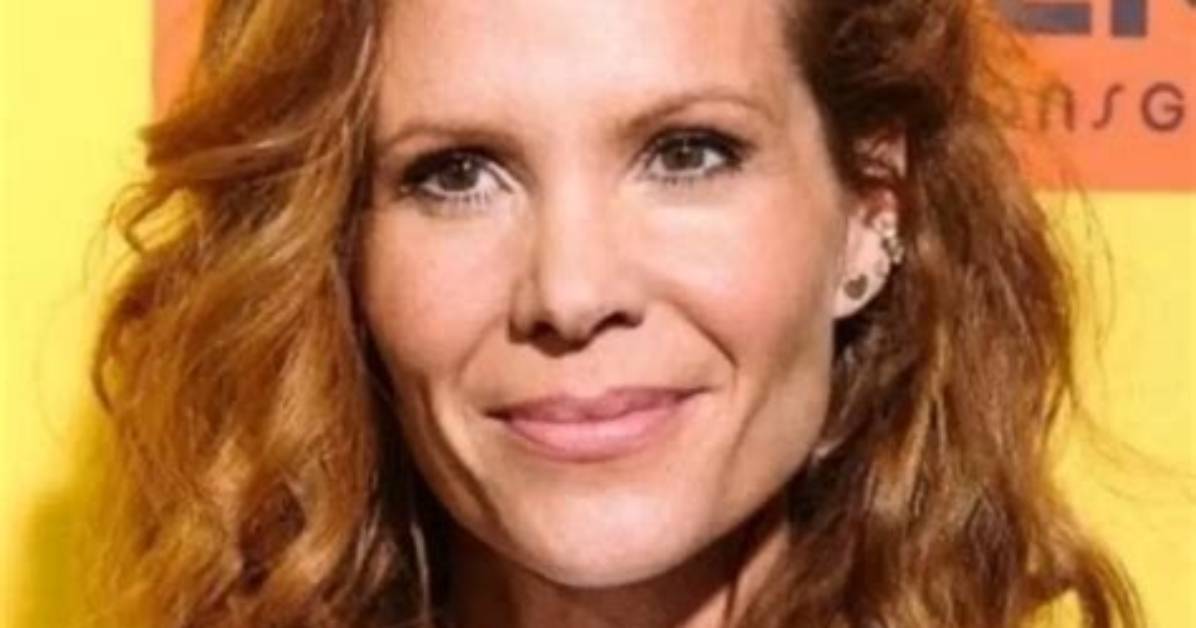 Robyn Hurder Age, Wikipedia, Height, Husband, Family, Instagram, Bio