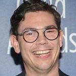 Ryan O’connell (Actor) Wiki, Bio, Age, Height, Weight, Girlfriend, Net Worth, Family, Facts