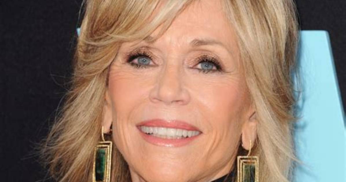 Sally Field: Dating, Net Worth, Tattoos, Smoking & Body Measurements