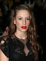Serenay Sarikaya Age, Height | Parents, Boyfriend, Net Worth