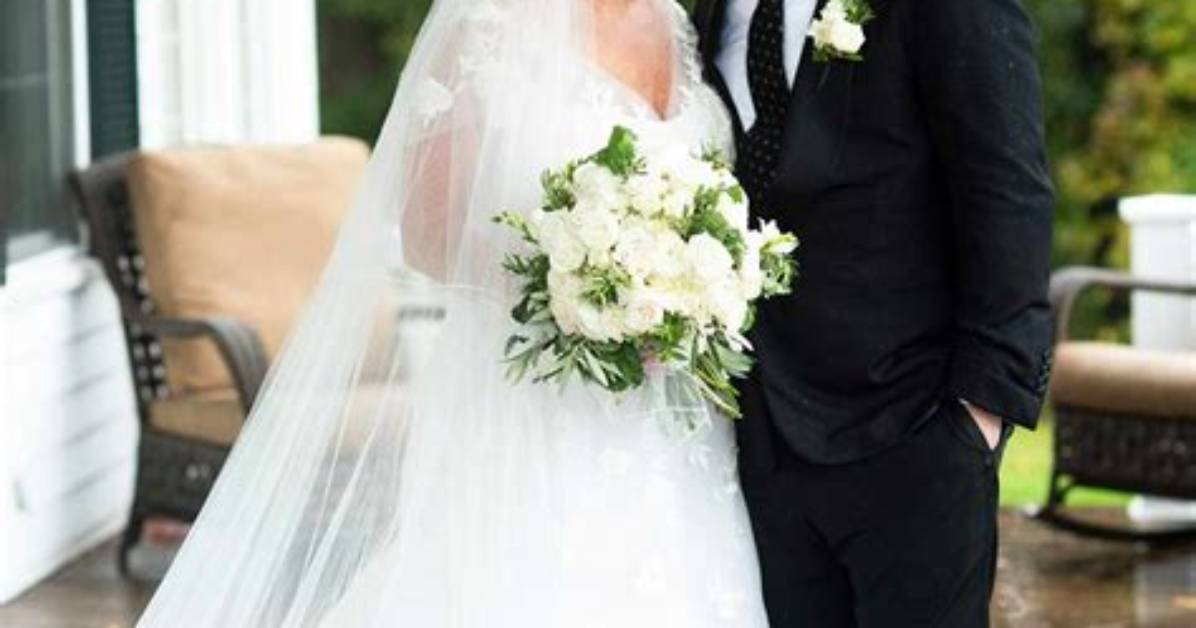 Stuart Claxton and Anne Burrell Wedding Photos and Everything to Know