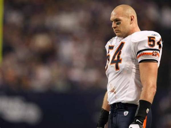 The Truth We Know About Brian Urlacher’s Baby Mama, Tyna Robertson