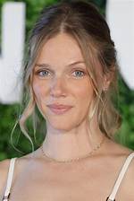 Tracy Spiridakos – 7 Facts You Should Know About the Actress