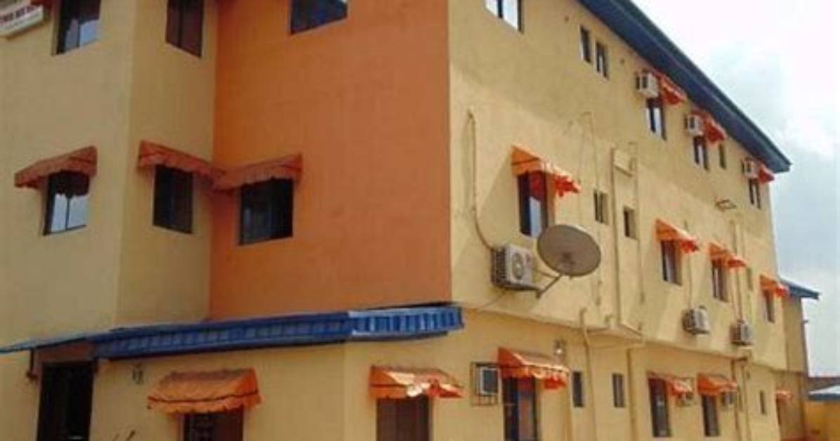 Twins Base Hotel, Sagamu