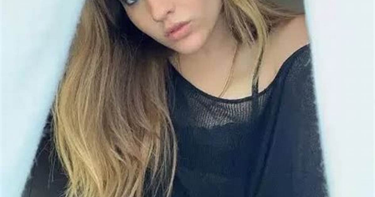 Victoria De Angelis Bio, Age, Height, Family, Career and Net Worth