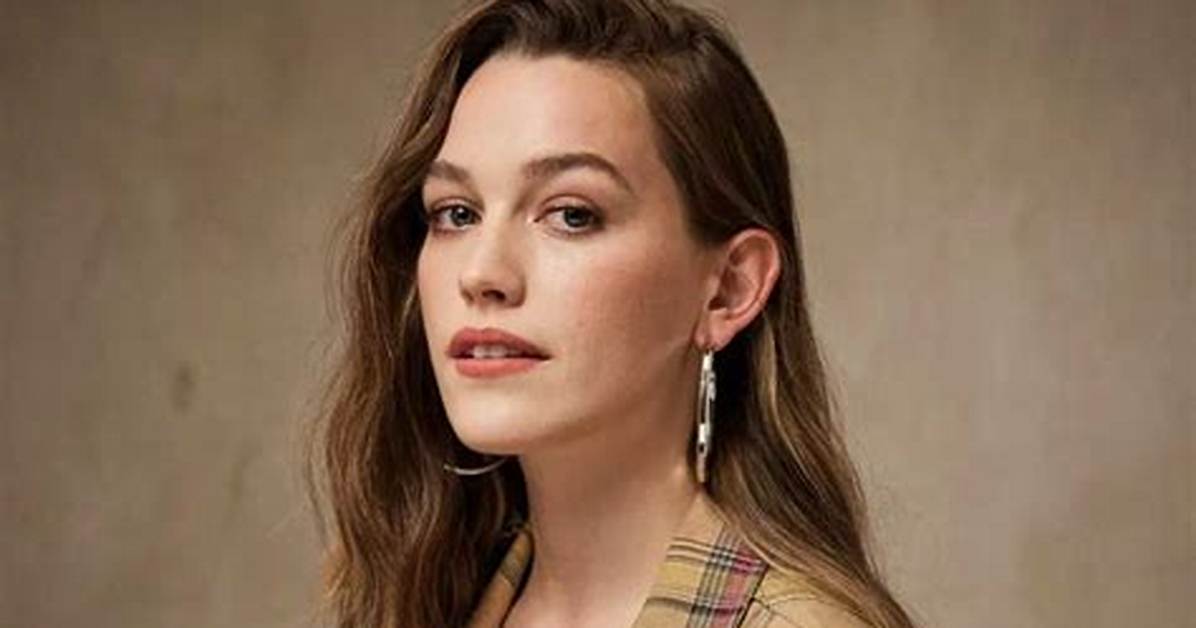 Victoria Pedretti (Actress) Wiki, Bio, Age, Height, Weight, Measurements, Boyfriend, Net Worth, Facts