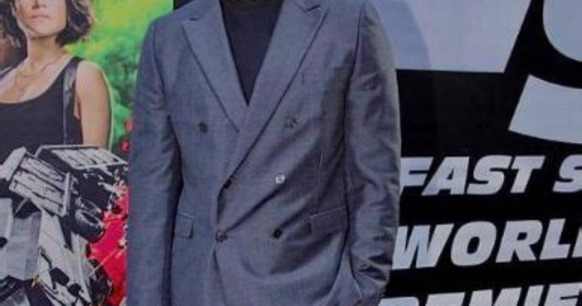 Vinnie Bennett Age, Wiki, Biography, Height, Girlfriend, Instagram
