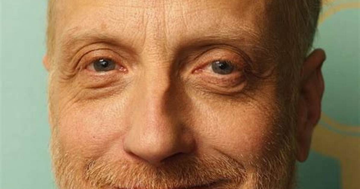Was Chris Elliott on Snl? Is Chris Elliott Related to Sam Elliott?
