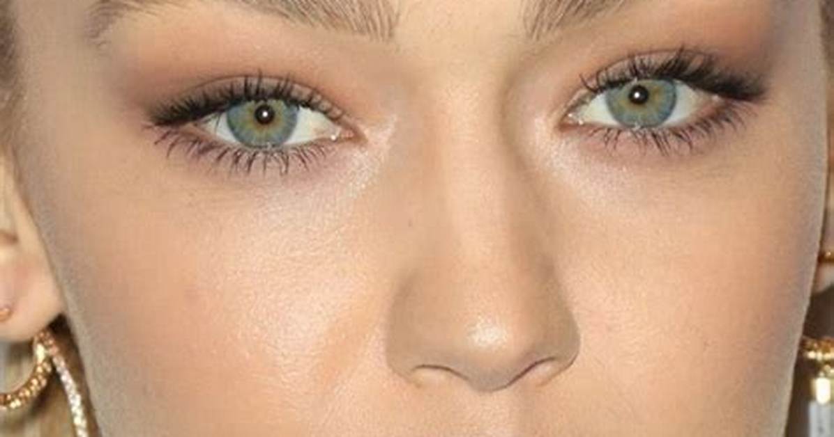 What Color Eyes Does Gigi Hadid Have