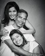 Who Are Freida Pinto Parents? Meet Sylvia Pinto and Frederick Pinto