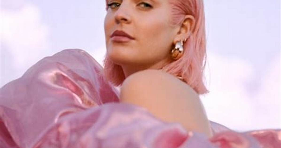 Who Is Anne Marie? Bio, Songs, Albums, Net Worth, Affair, Husband, Boyfriend, Family, Age, Tour, Facts, Wiki, Family, Awards, Concert, Birthday, News