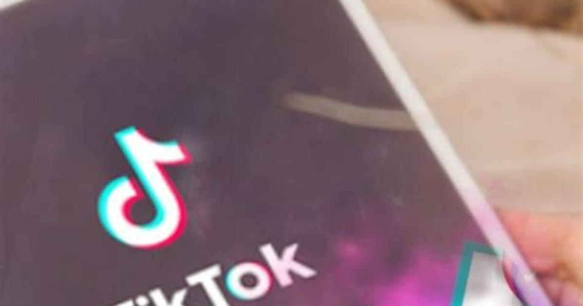 Who Is Elizachowmein Tiktok? Facts to Know