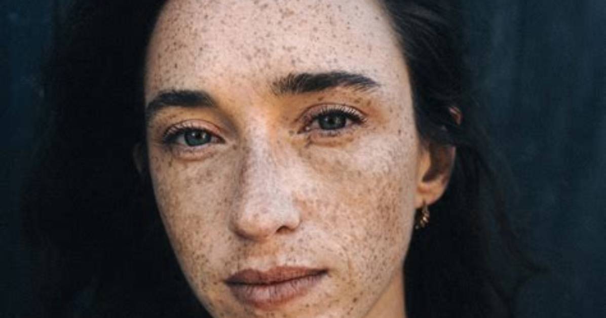 Who Is Ellie James from the Lost Daughter? Her Age and Career Explored